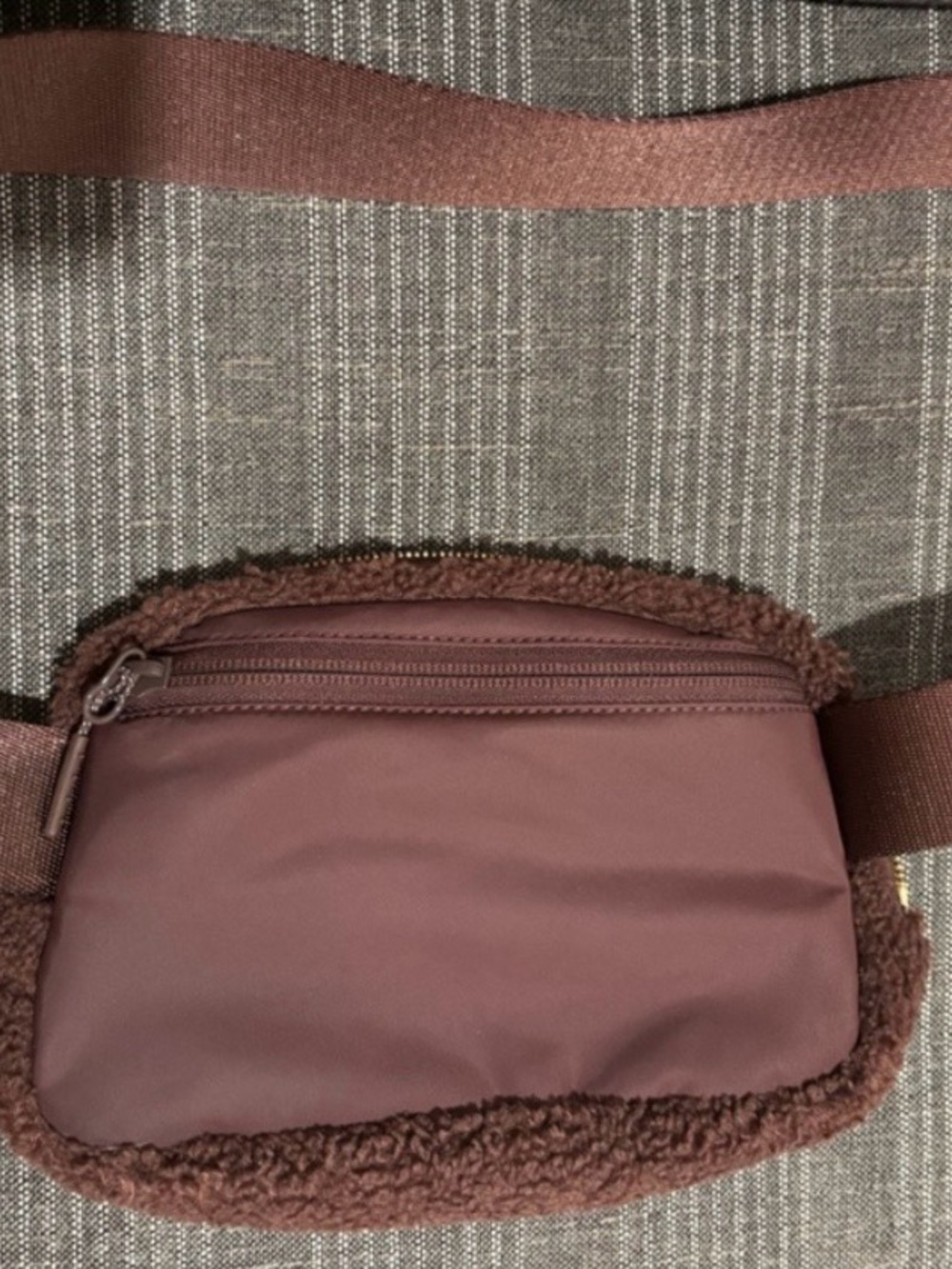 lululemon Brown Quilted Crossbody Pouch with Gold Zipper - Picture 2 of 3